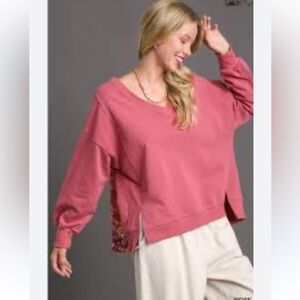 789. Floral v-neck sweatshirt in rose pink